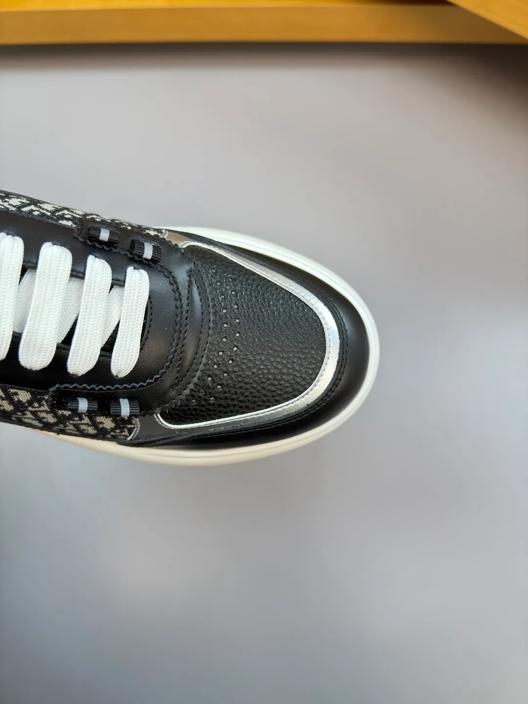 [Dior] Dior P780 men's shoes💰 - High-end quality original order·Casual sports shoes - Upper: 🔝Nappa calfskin, perforated calfskin, brand totem canvas cloth, tongue. Heel. Silk-printed high-frequency brand logo - Inner: water-dyed cowhide, foot pad; brand canvas - Outsole: ultra-light TPU. Rubber foam; two-color molded outsole -Ultra-high quality control·Fine workmanship: outstanding (high-end·nobility·grade) -Size: 39-44 (38, 45, can be customized)·DR0181